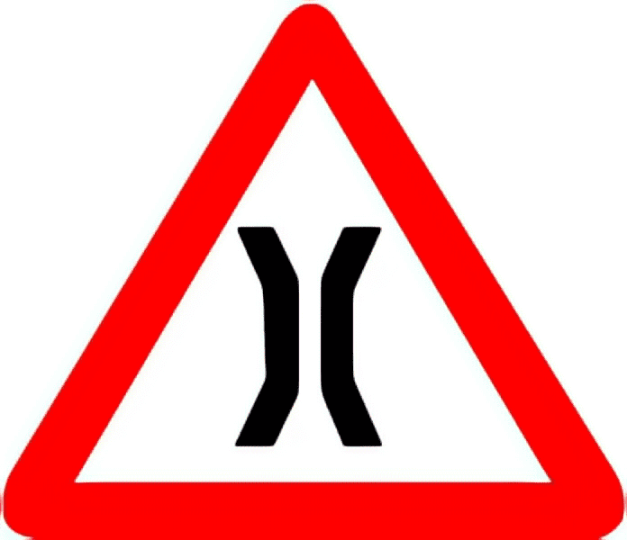 Narrow bridge traffic sign colored